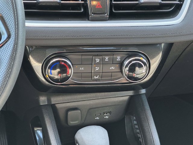 Used 2025 Chevrolet TrailBlazer LT AWD/4WD image 19