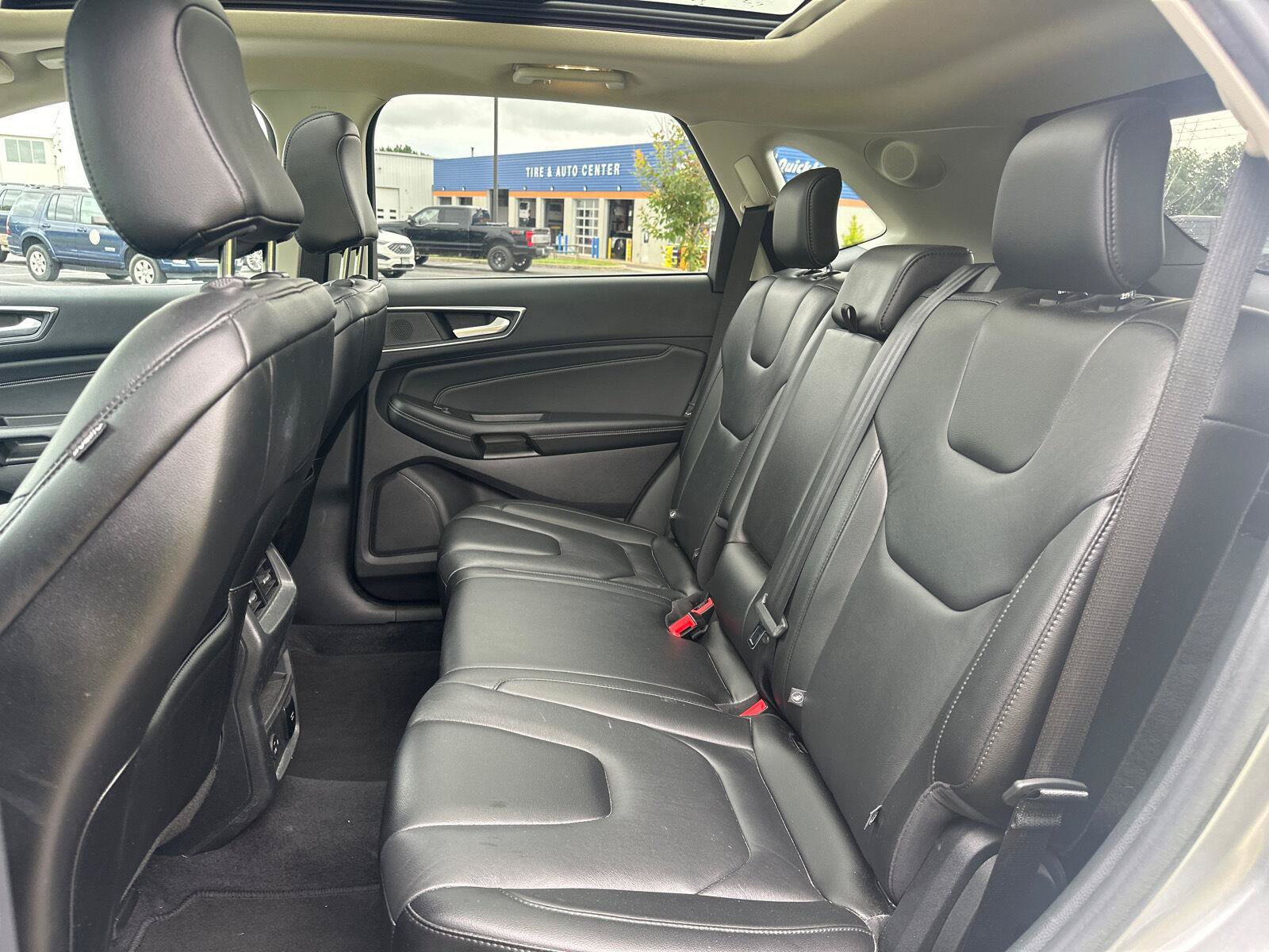 Used 2021 Ford Edge Titanium AWD/4WD image 10