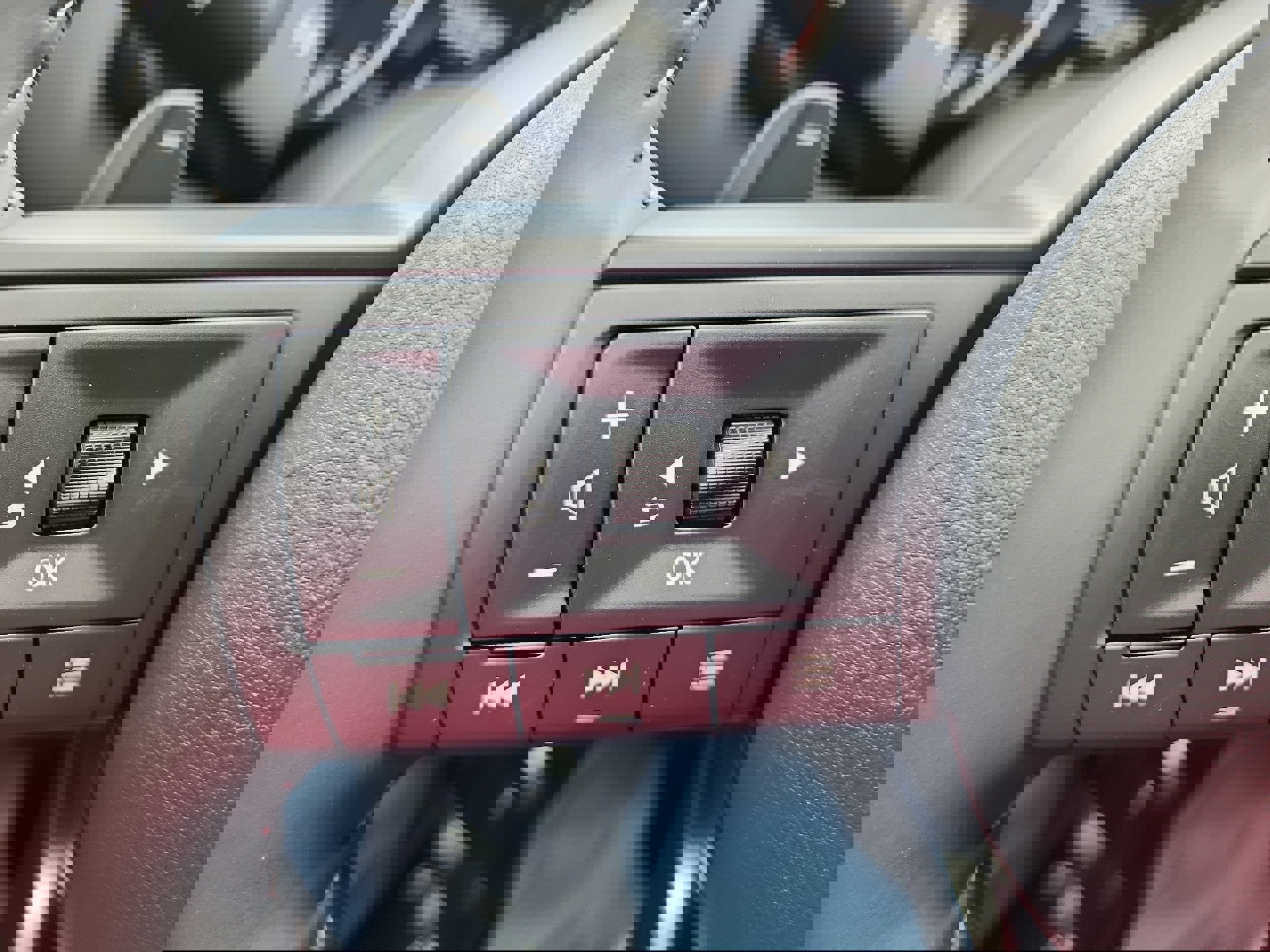 New 2025 Nissan Pathfinder SV w/ Black Appearance Package image 19