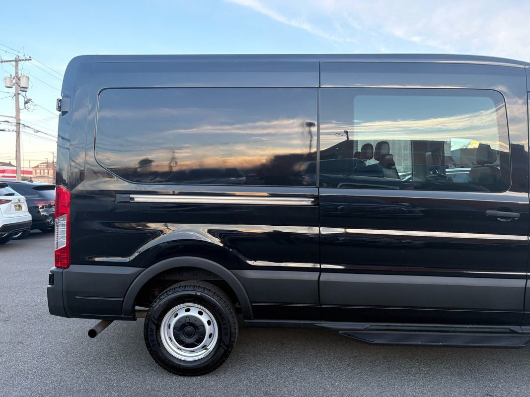 Used 2022 Ford Transit 250 Medium Roof image 8