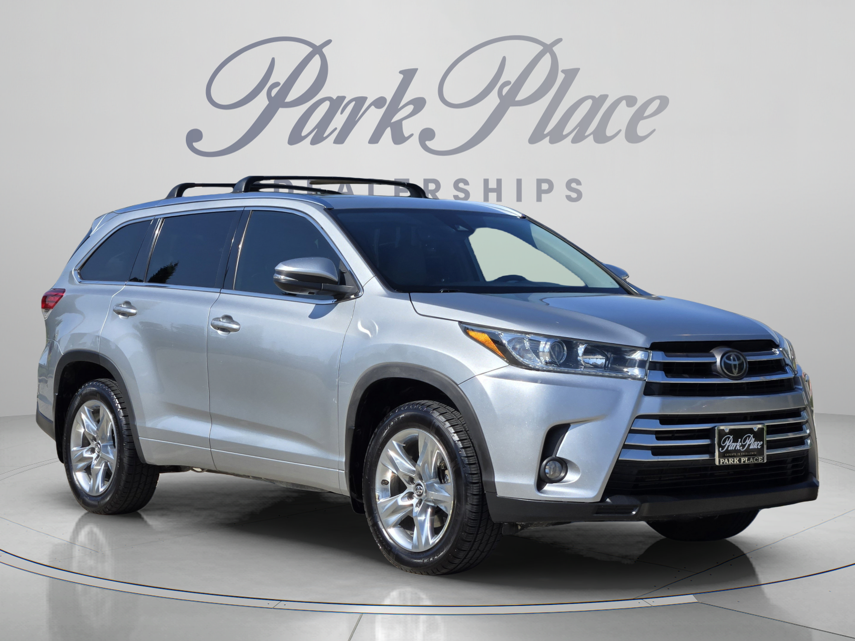 Used 2018 Toyota Highlander Limited FWD image 7