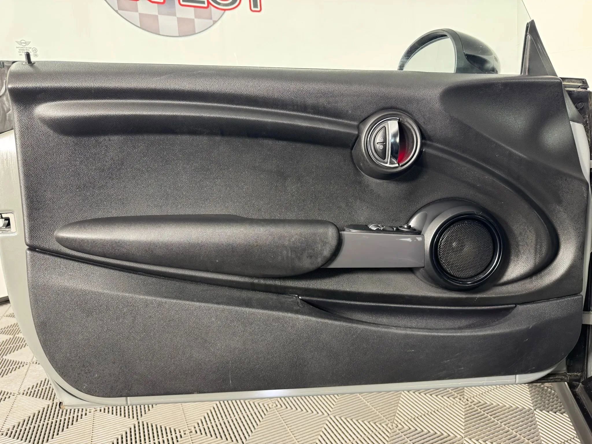 Used 2016 MINI Cooper 2-Door Hardtop image 30