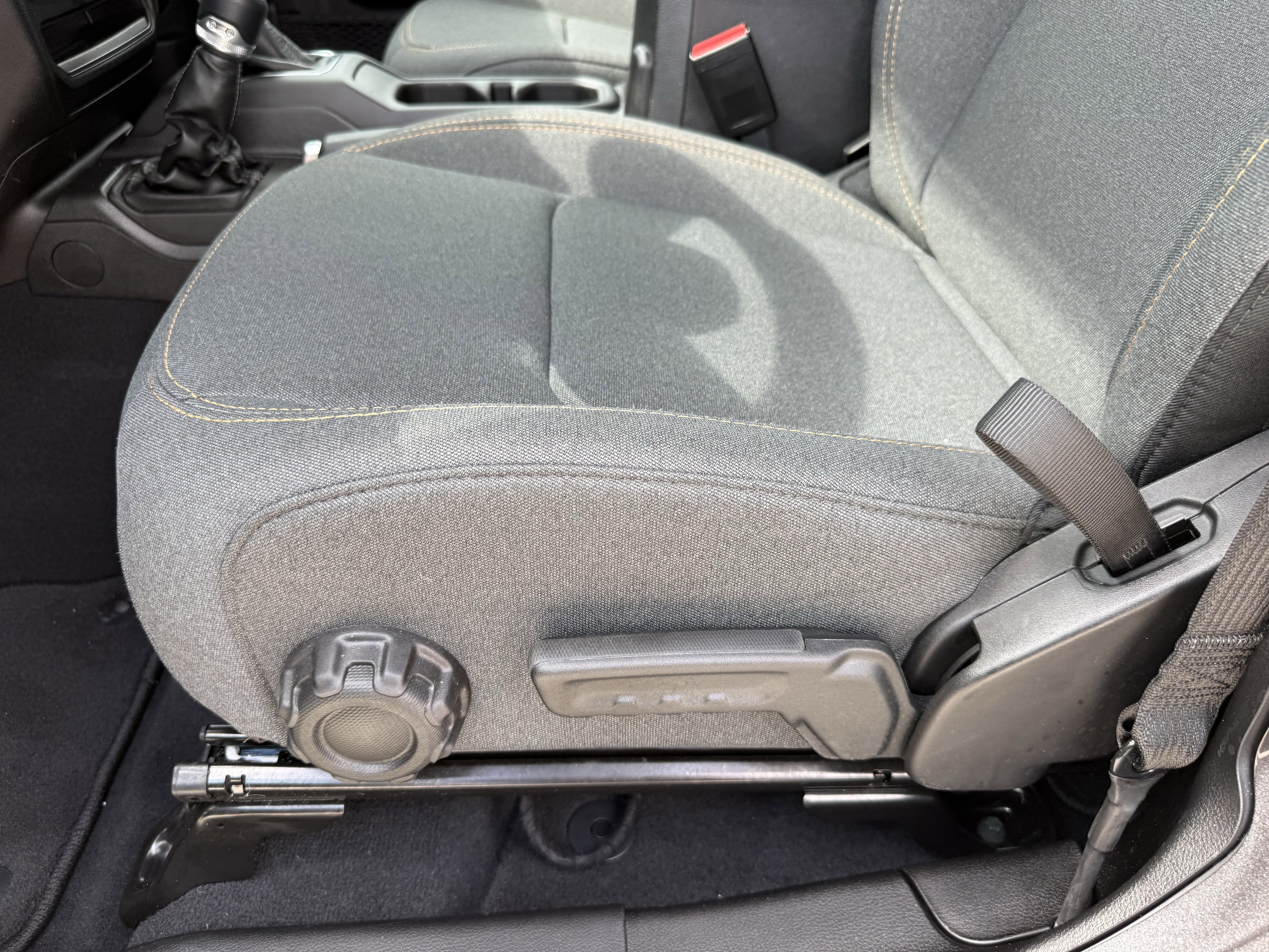 Used 2025 Jeep Wrangler Sahara image 28