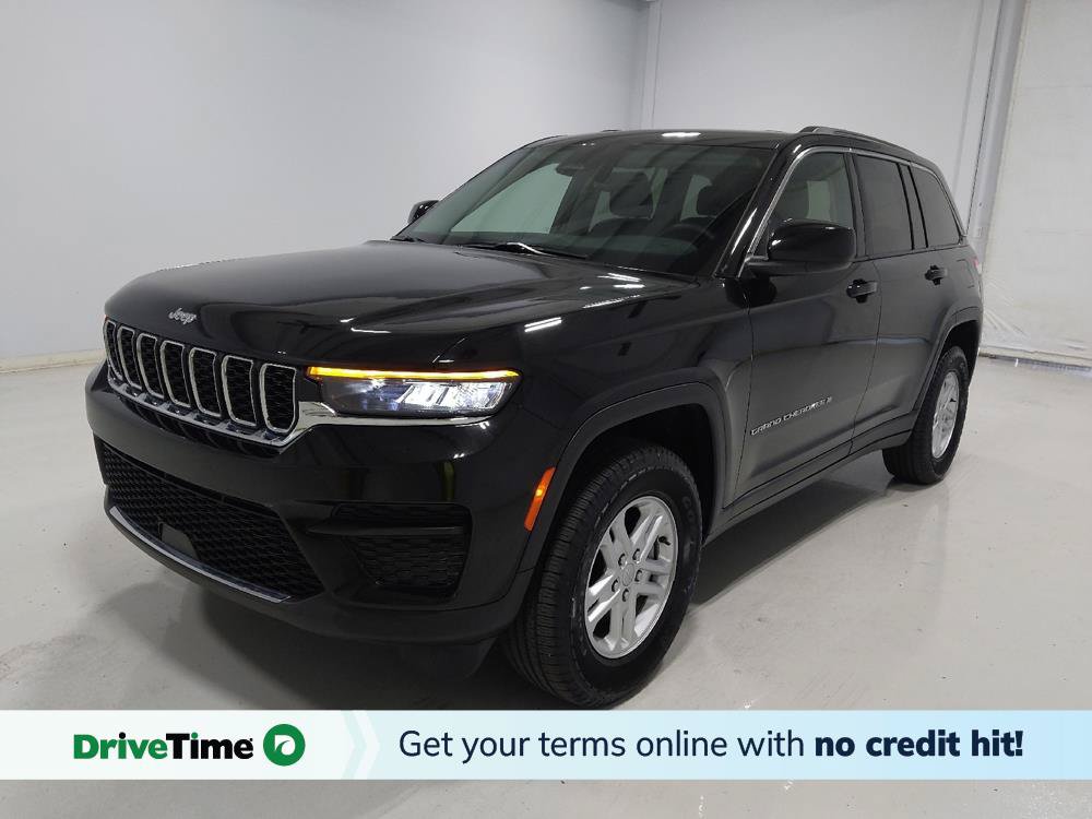 Used 2023 Jeep Grand Cherokee Laredo w/ Luxury Tech Group I AWD/4WD image 1