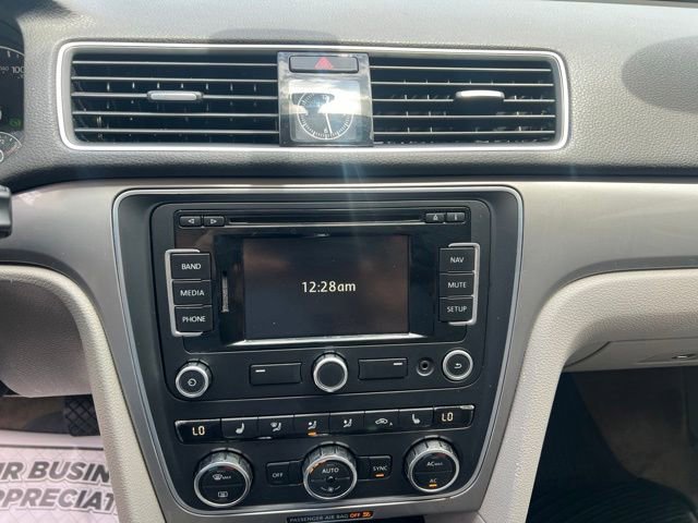 Used 2013 Volkswagen Passat TDI SEL Premium FWD image 24