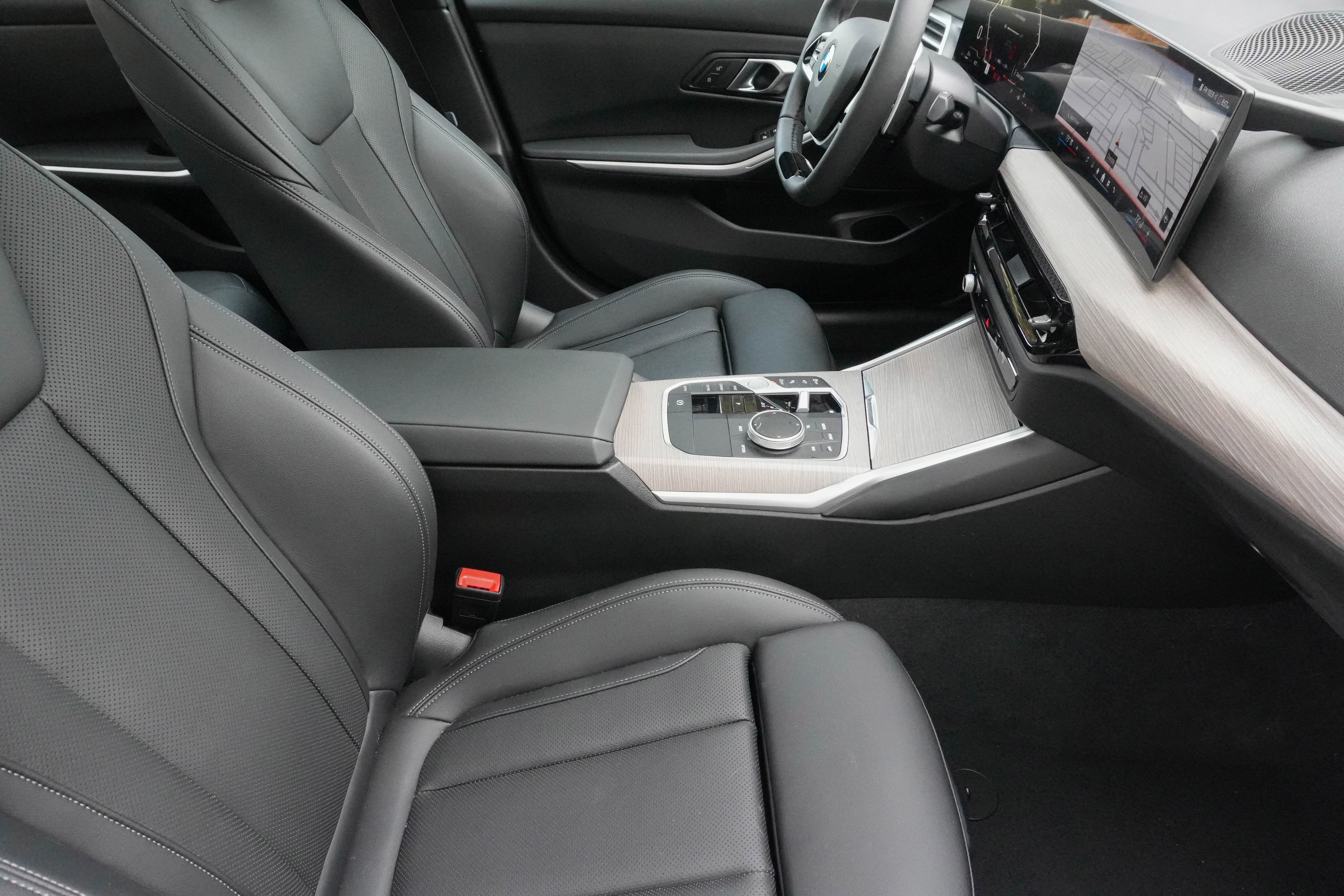 Certified 2025 BMW 330i xDrive Sedan image 13