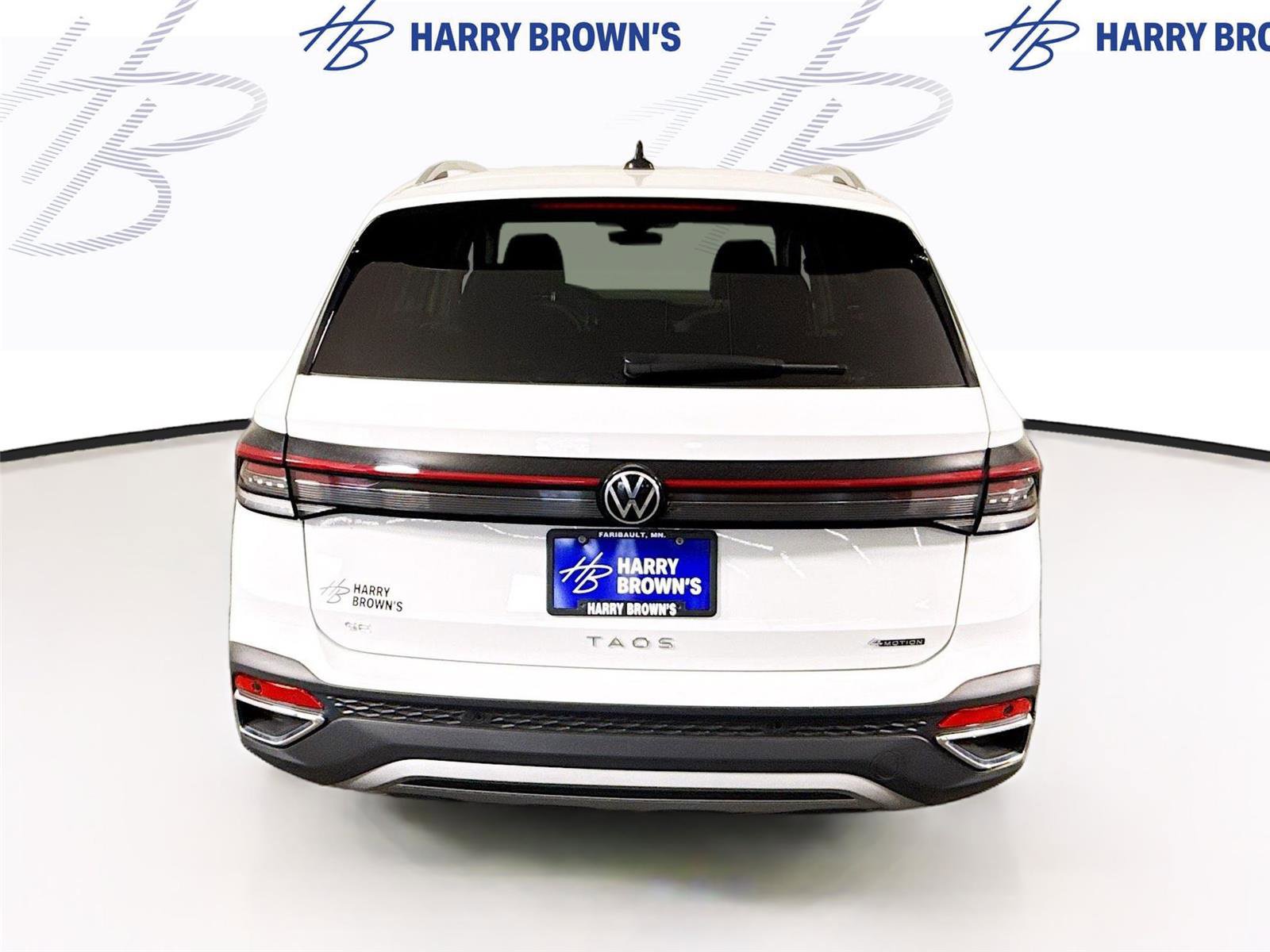 Used 2025 Volkswagen Taos SE image 28