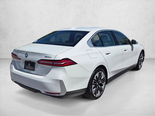 New 2027 BMW 530i RWD image 2