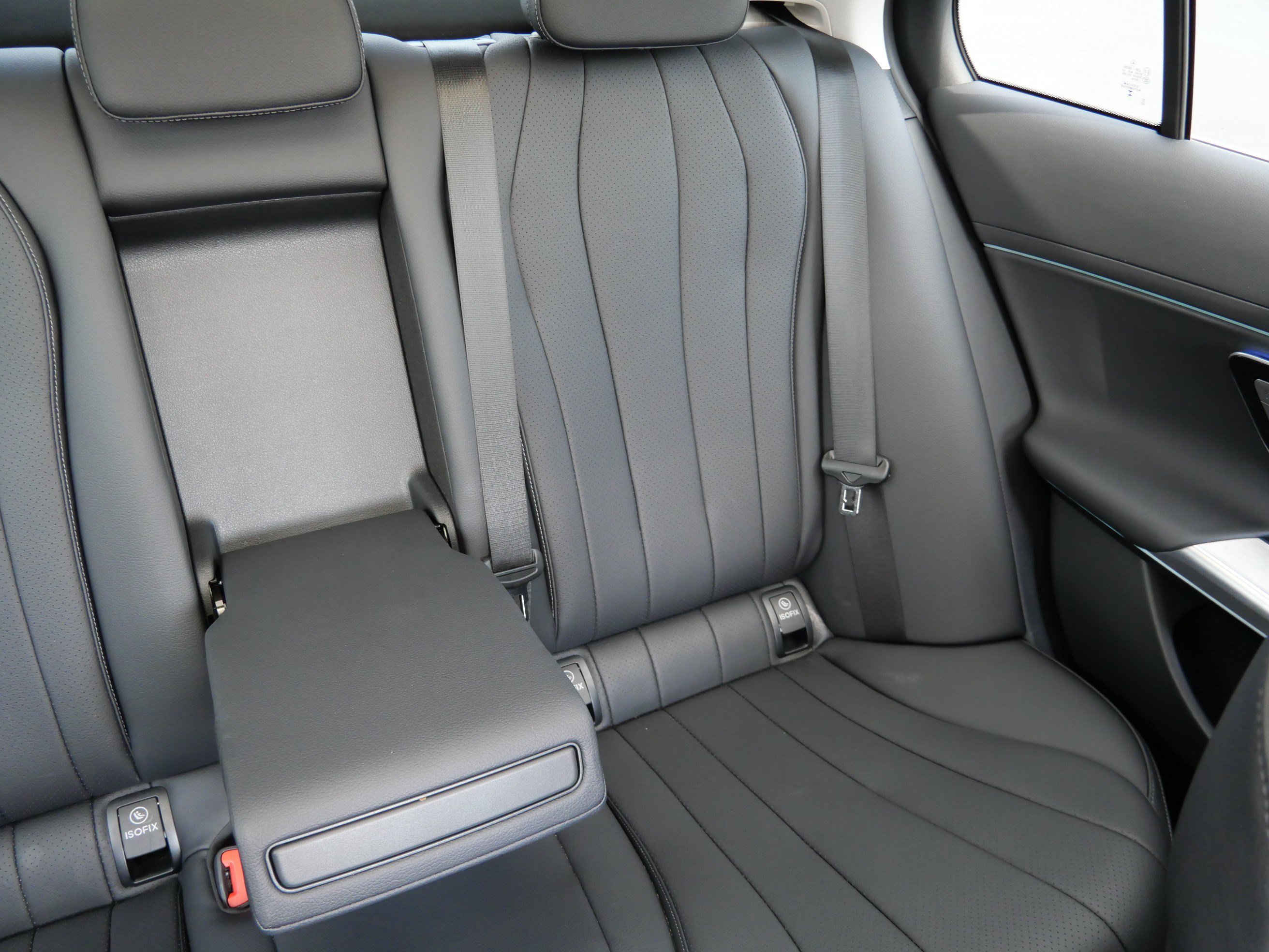 Used 2025 Mercedes-Benz E 350 4MATIC Sedan image 14