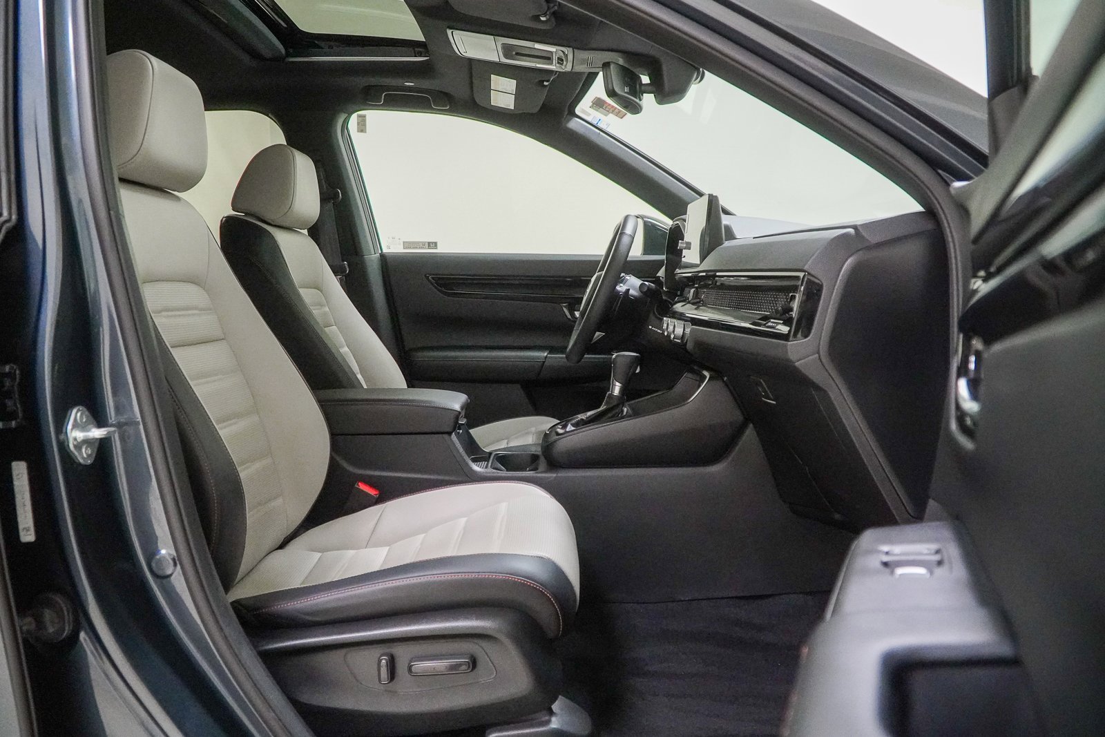 Used 2023 Honda CR-V Sport Touring image 33