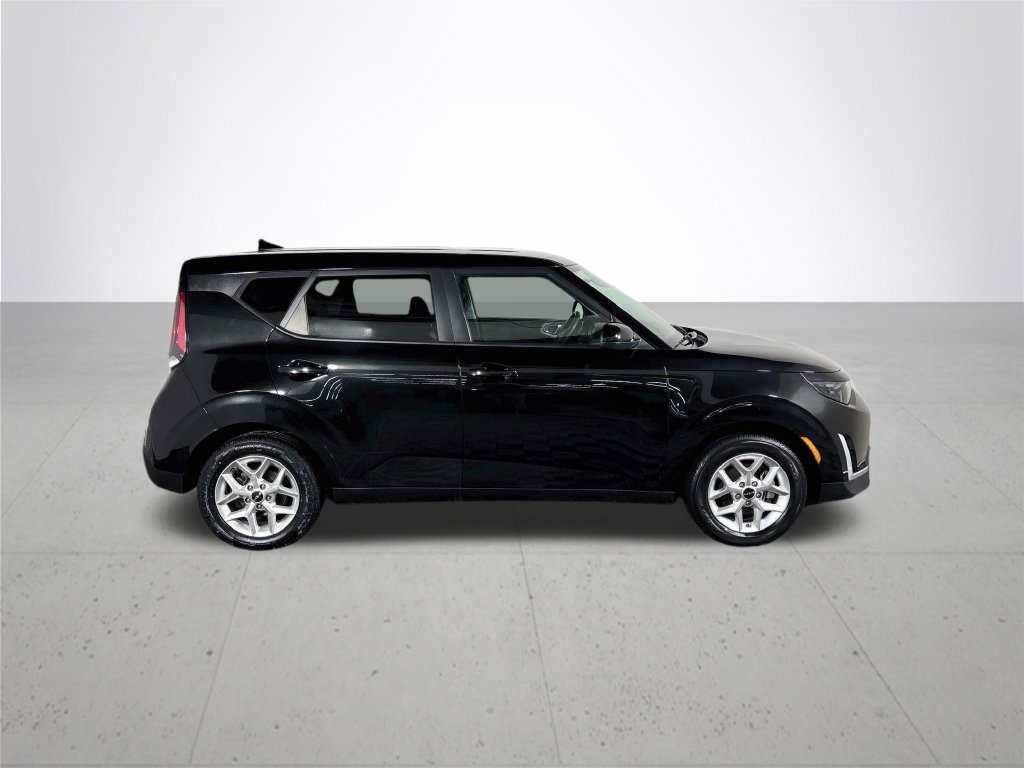 Used 2024 Kia Soul LX w/ Option Group 015 FWD image 5