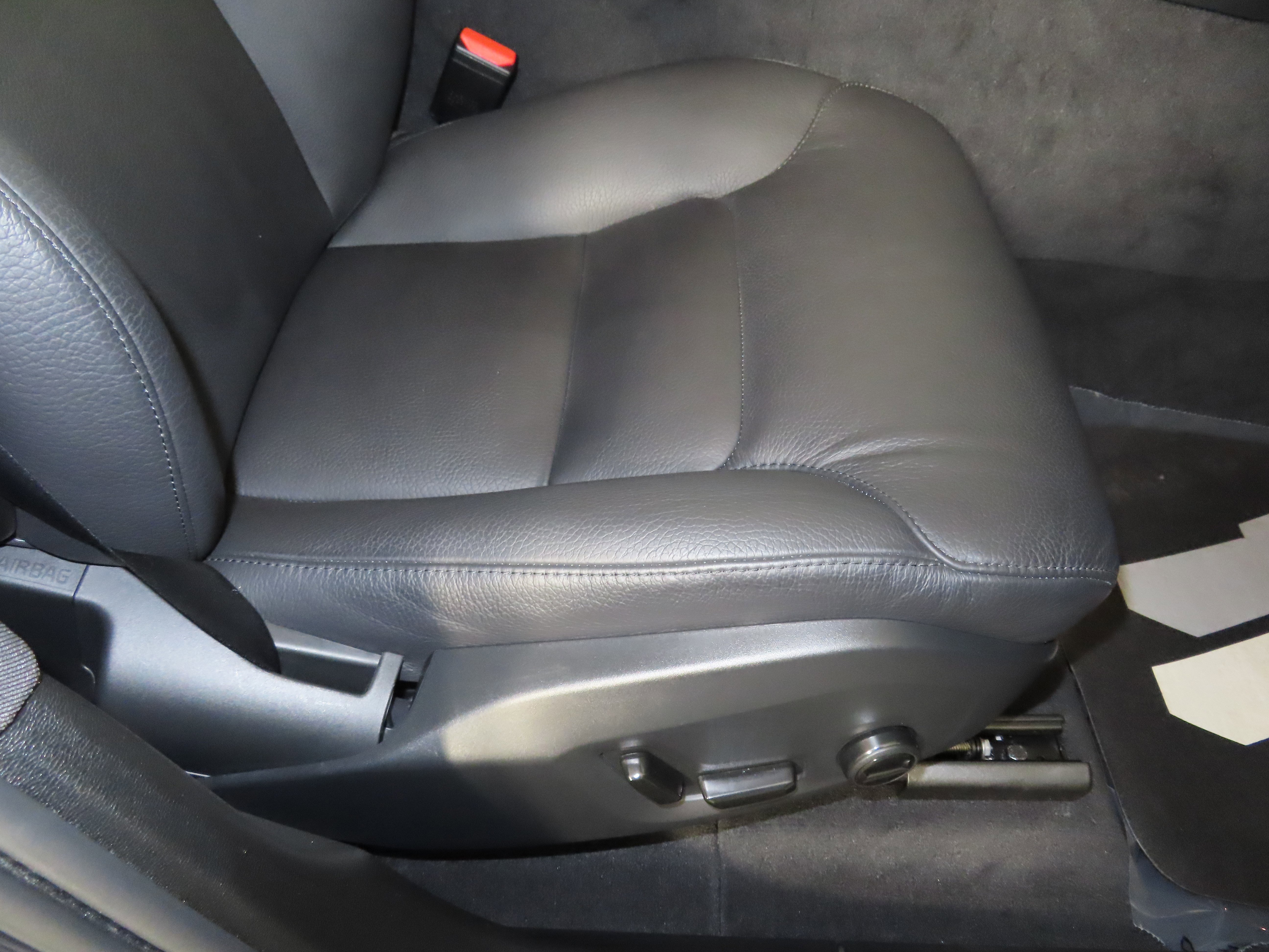 Used 2024 Volvo XC60 B5 Plus image 30