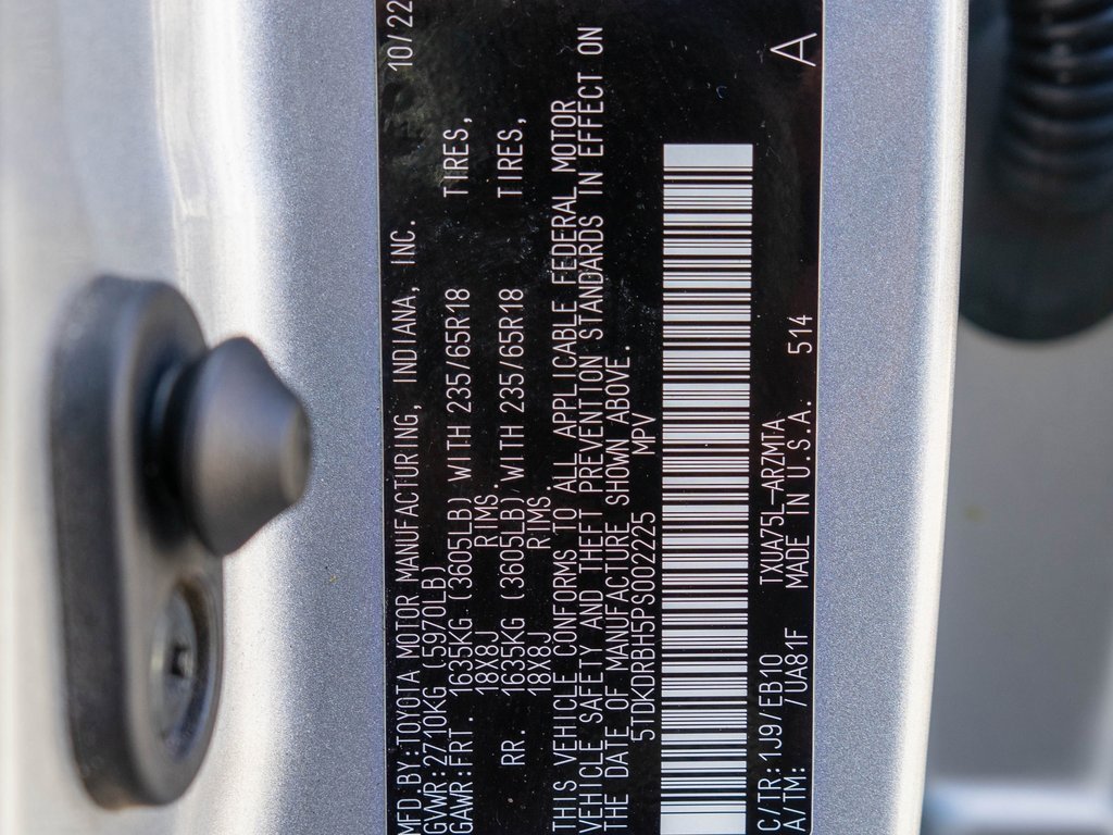 Used 2023 Toyota Highlander L image 40