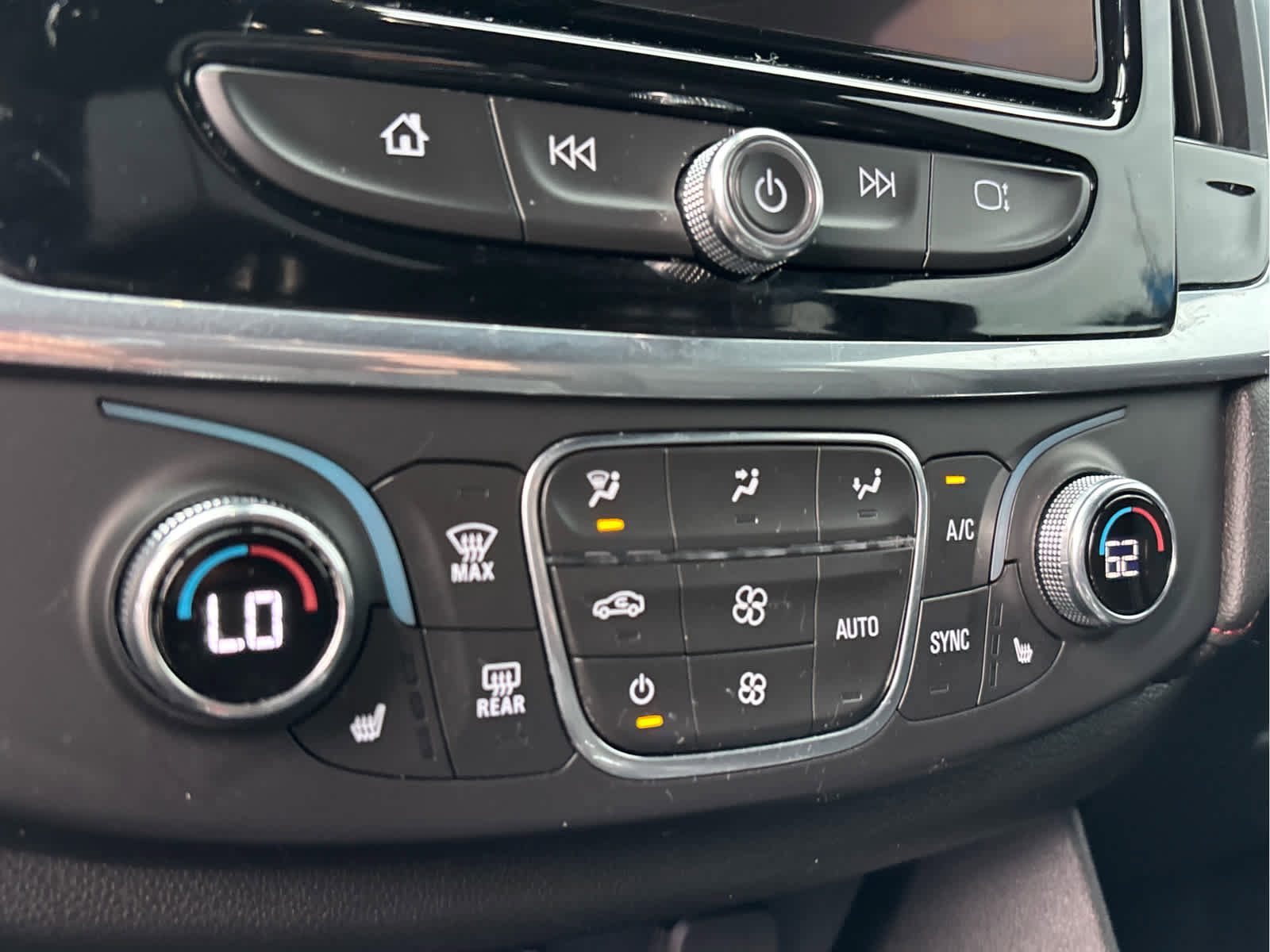 Certified 2022 Chevrolet Traverse RS w/ LPO, Floor Liner Package image 17