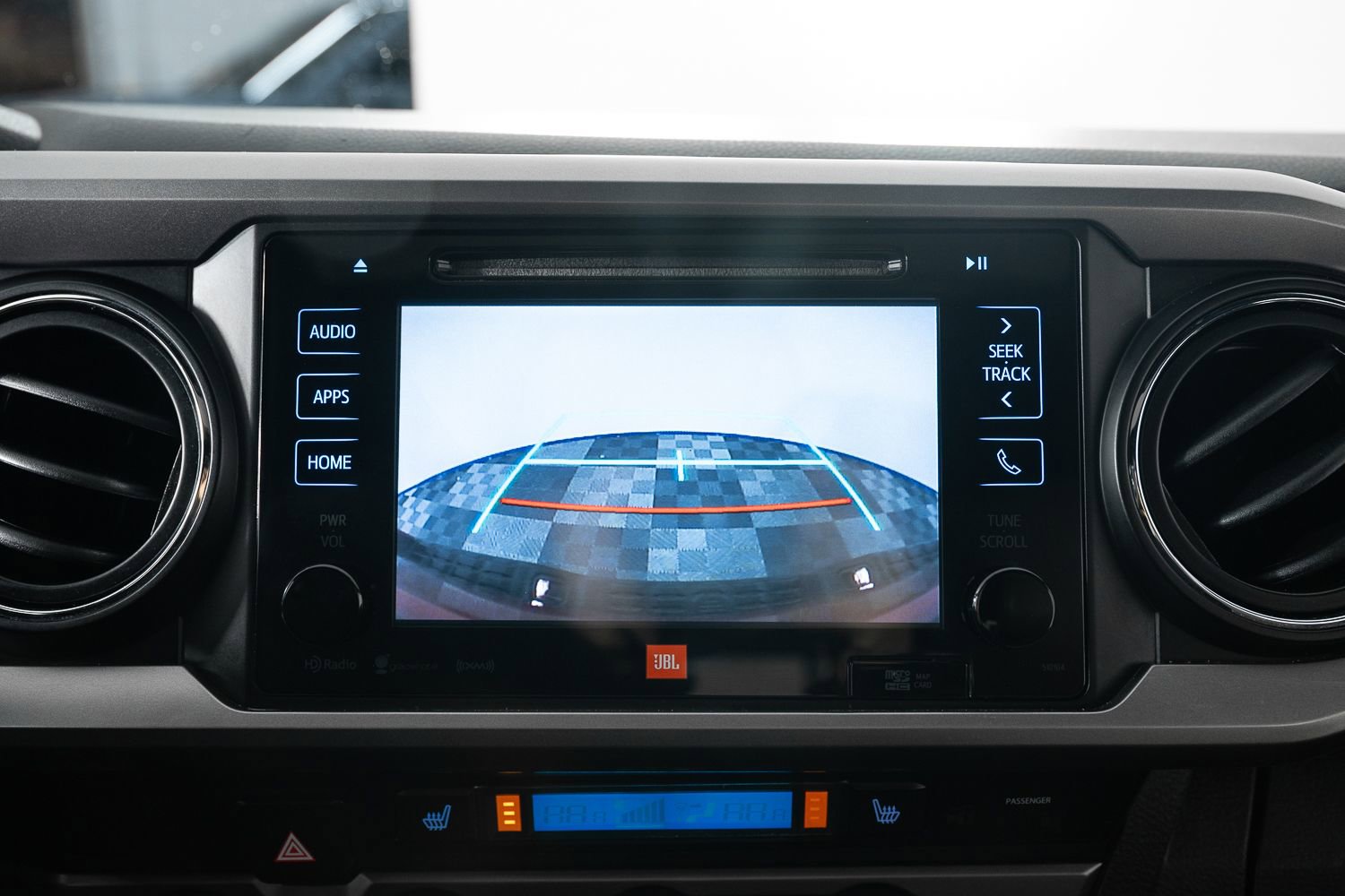 Used 2017 Toyota Tacoma Limited image 34