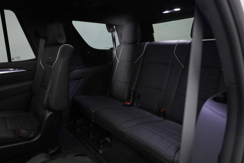 Used 2025 Cadillac Escalade V w/ LPO, ONYX Package image 18