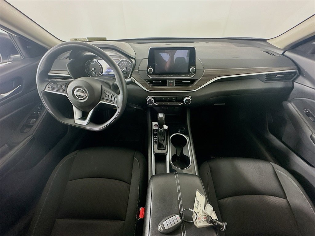 Used 2024 Nissan Altima 2.5 SV image 10