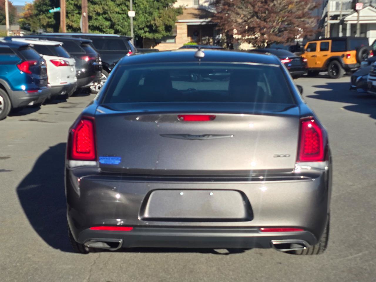 Used 2022 Chrysler 300 Touring w/ Sport Appearance Package AWD/4WD image 16