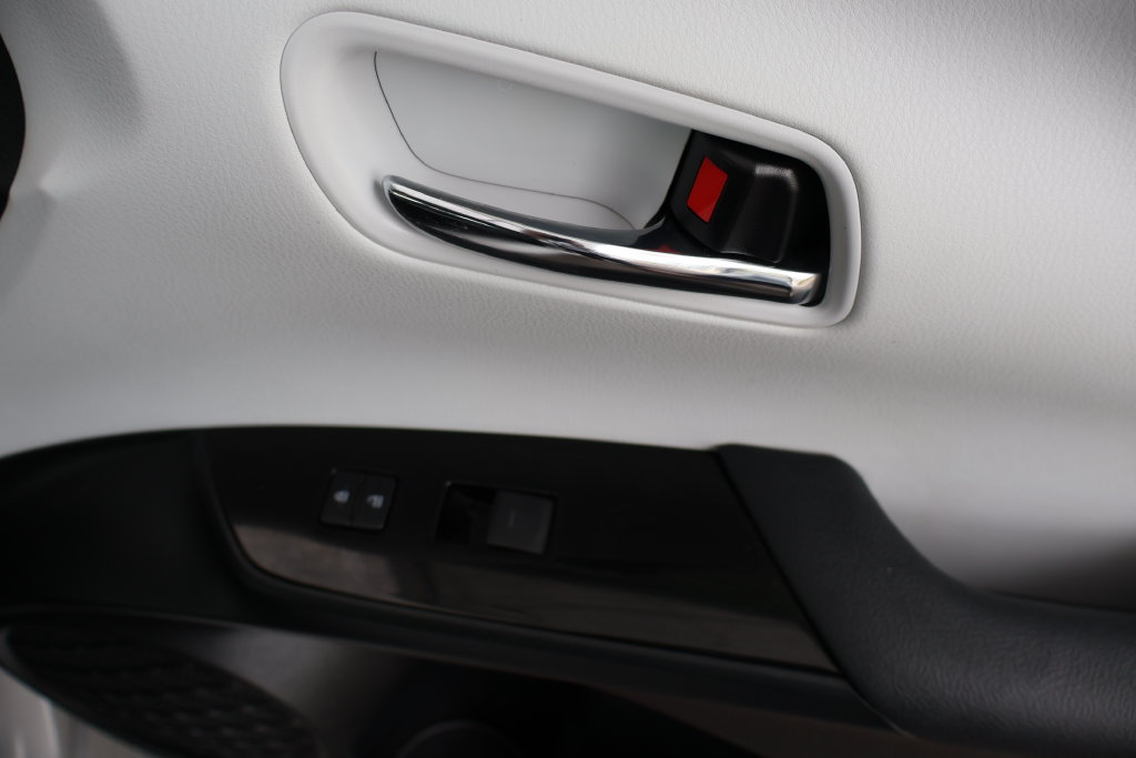 Certified 2020 Toyota Prius LE AWD/4WD image 38