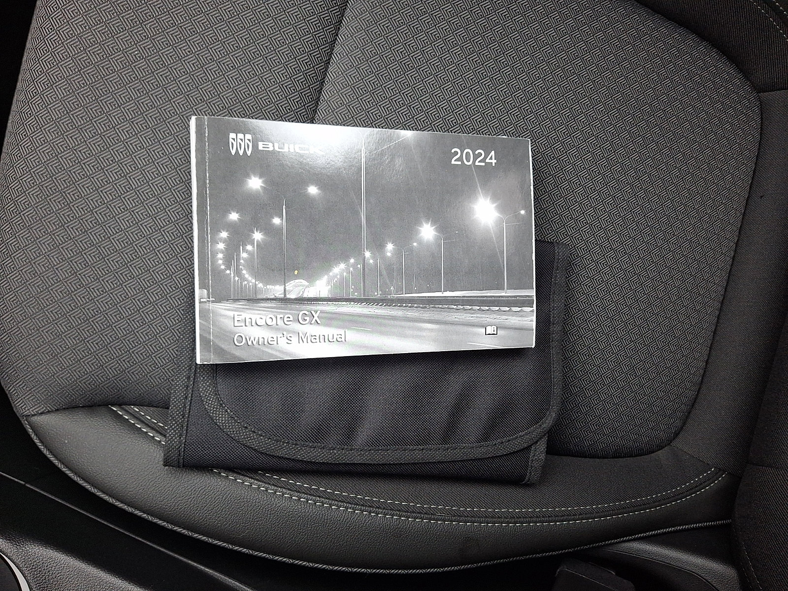 Used 2024 Buick Encore GX Preferred w/ Advanced Technology Package image 26