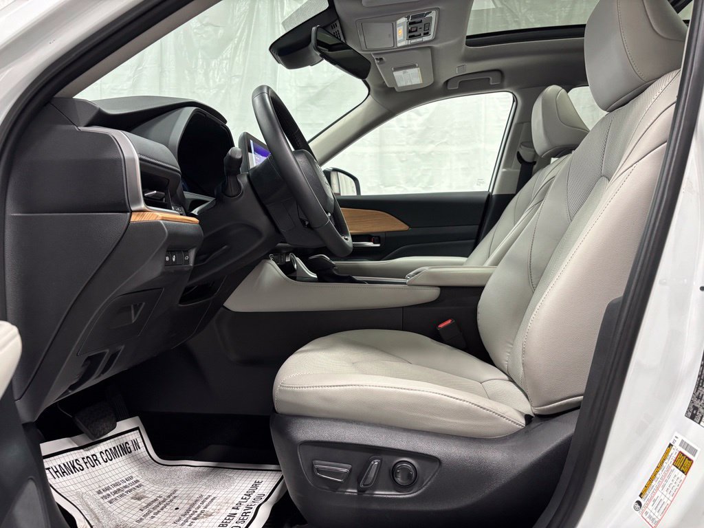 Used 2026 Toyota Grand Highlander AWD image 13