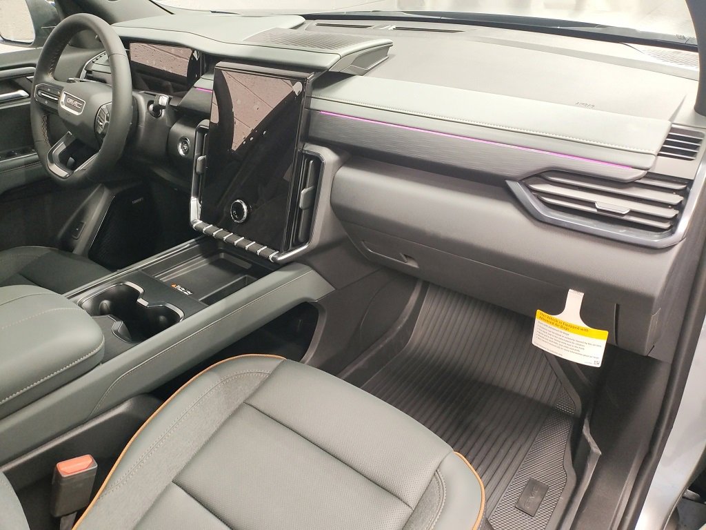 New 2026 GMC Acadia AT4 w/ Luxury Package image 8