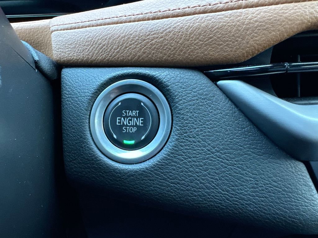 Used 2025 Cadillac XT4 Sport image 22