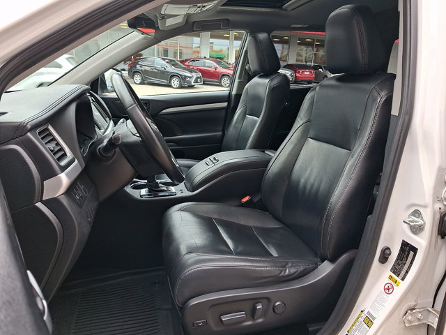 Used 2019 Toyota Highlander XLE AWD/4WD image 15