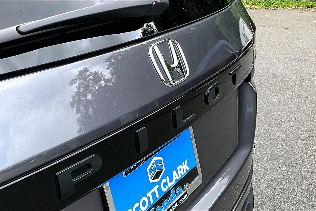 Used 2025 Honda Pilot Elite image 26