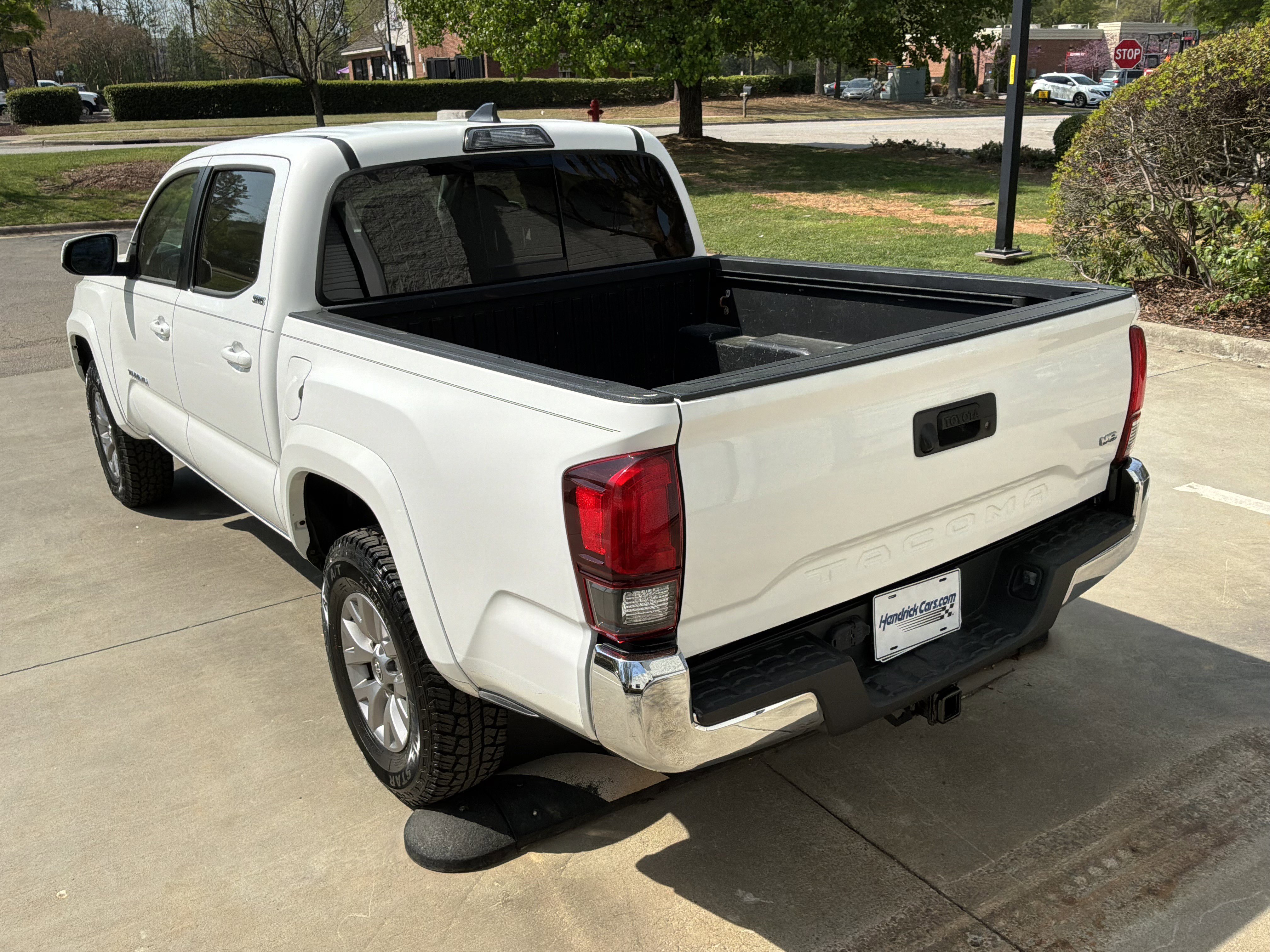 Used 2019 Toyota Tacoma SR5 RWD image 9