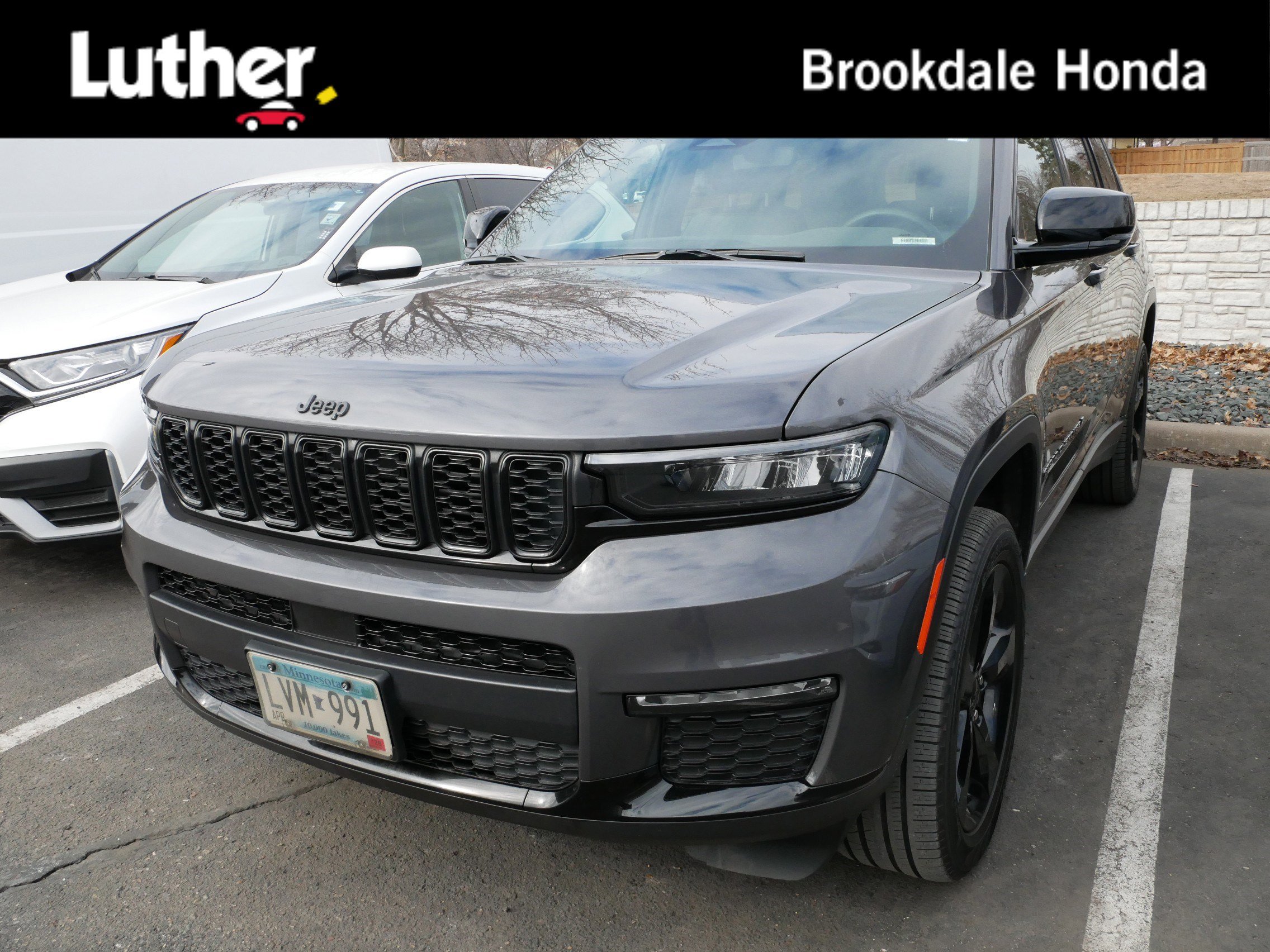 Used 2024 Jeep Grand Cherokee L Limited w/ Black Appearance Package image 1