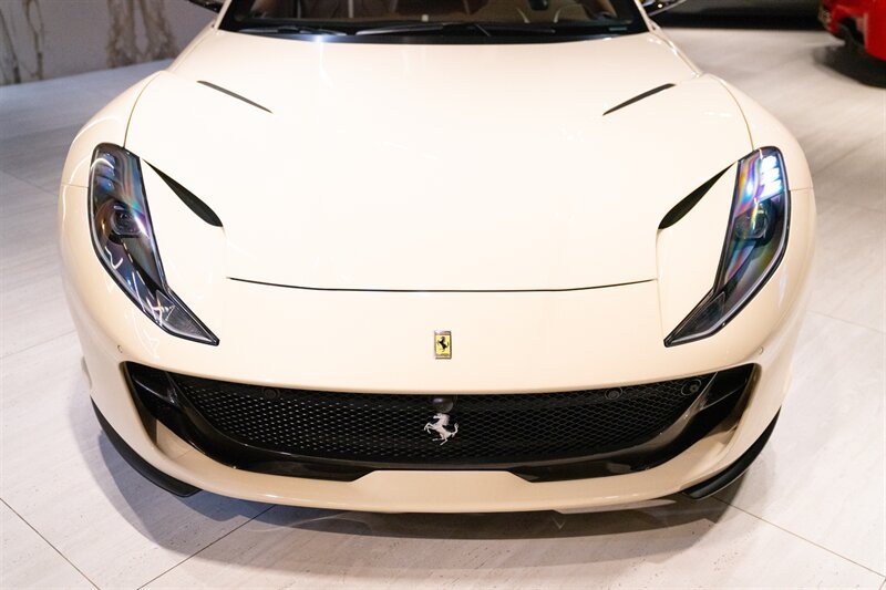 Used 2019 Ferrari 812 Superfast RWD image 5