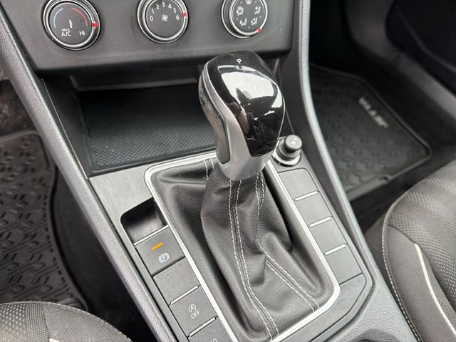 Used 2022 Volkswagen Jetta Sport FWD image 21