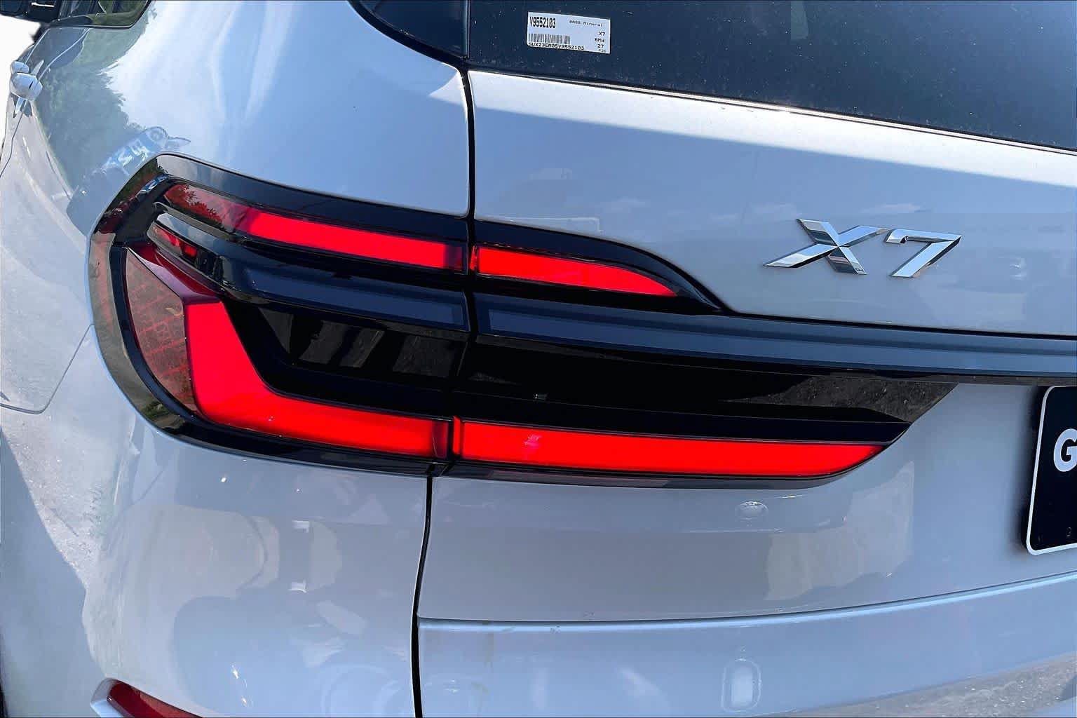 Used 2027 BMW X7 xDrive40i w/ Executive Package AWD/4WD image 14