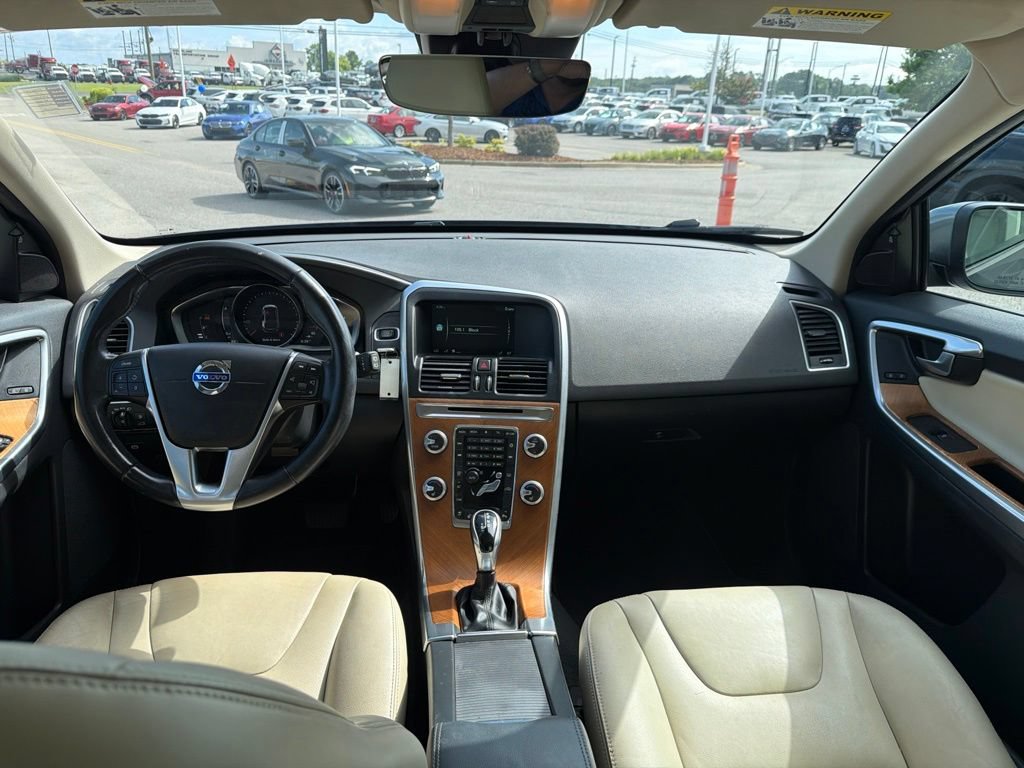 Used 2017 Volvo XC60 T5 Inscription w/ Preferred Option Package AWD/4WD image 26