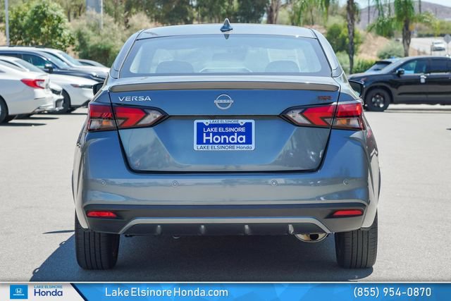 Used 2024 Nissan Versa SR FWD image 11