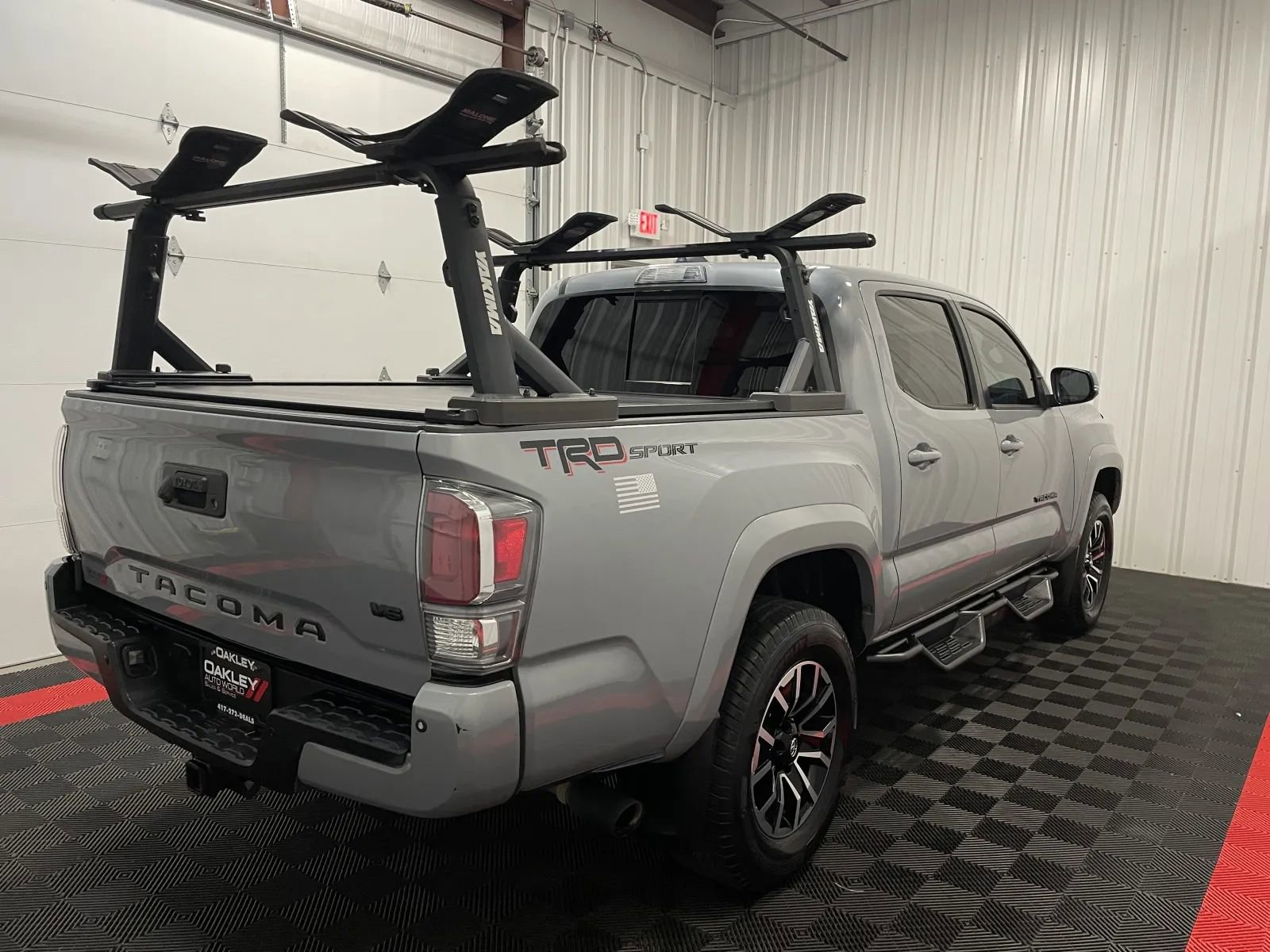 Used 2020 Toyota Tacoma TRD Sport w/ Technology Package image 4