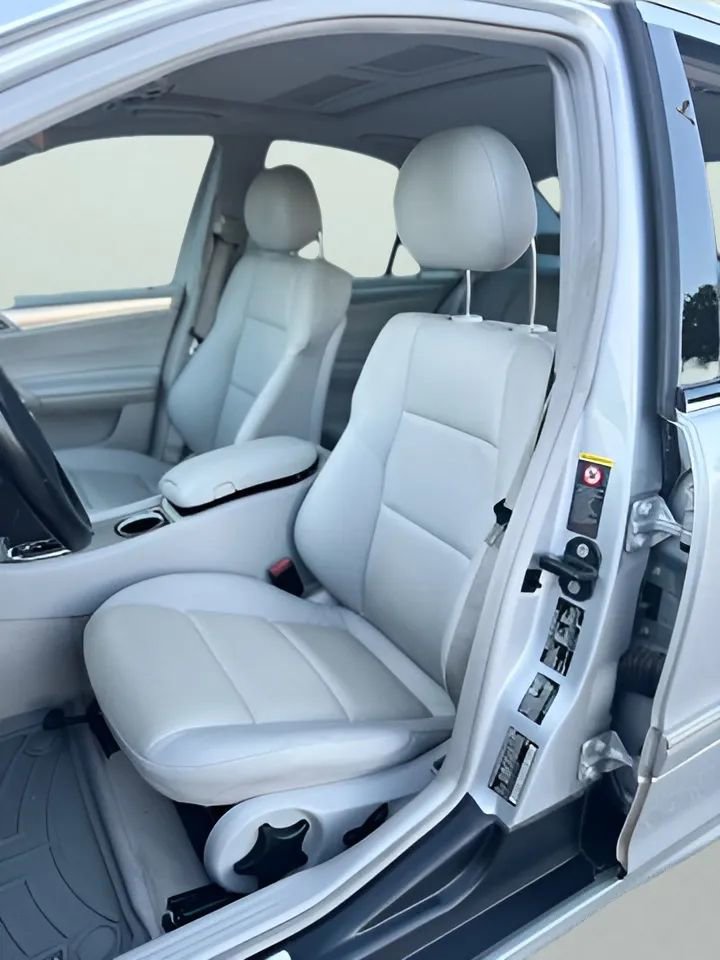 Used 2005 Mercedes-Benz C 230 Sedan image 13