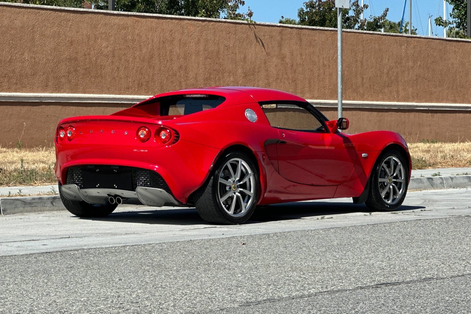 Used 2007 Lotus Elise RWD image 4