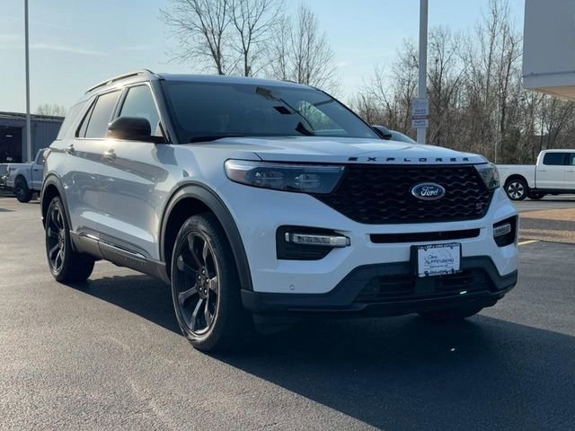 Used 2024 Ford Explorer ST w/ Equipment Group 401A image 2