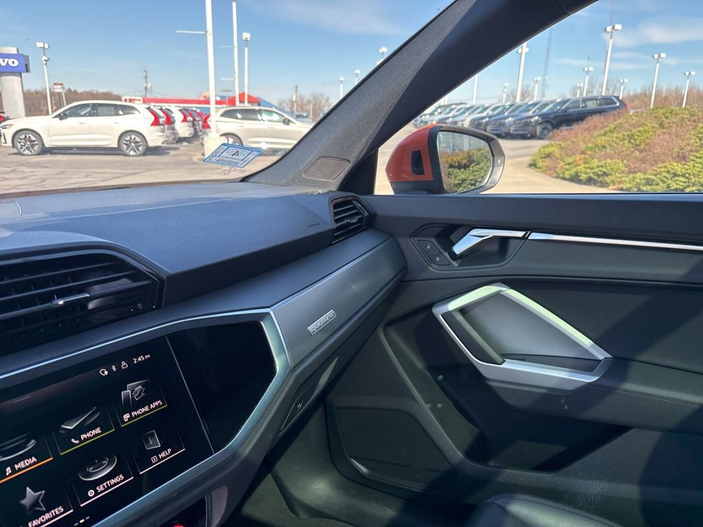 Used 2025 Audi Q3 2.0T Premium image 24