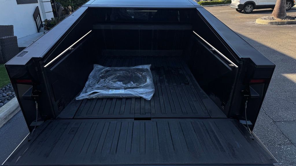 Used 2024 Tesla Cybertruck Cyberbeast image 18