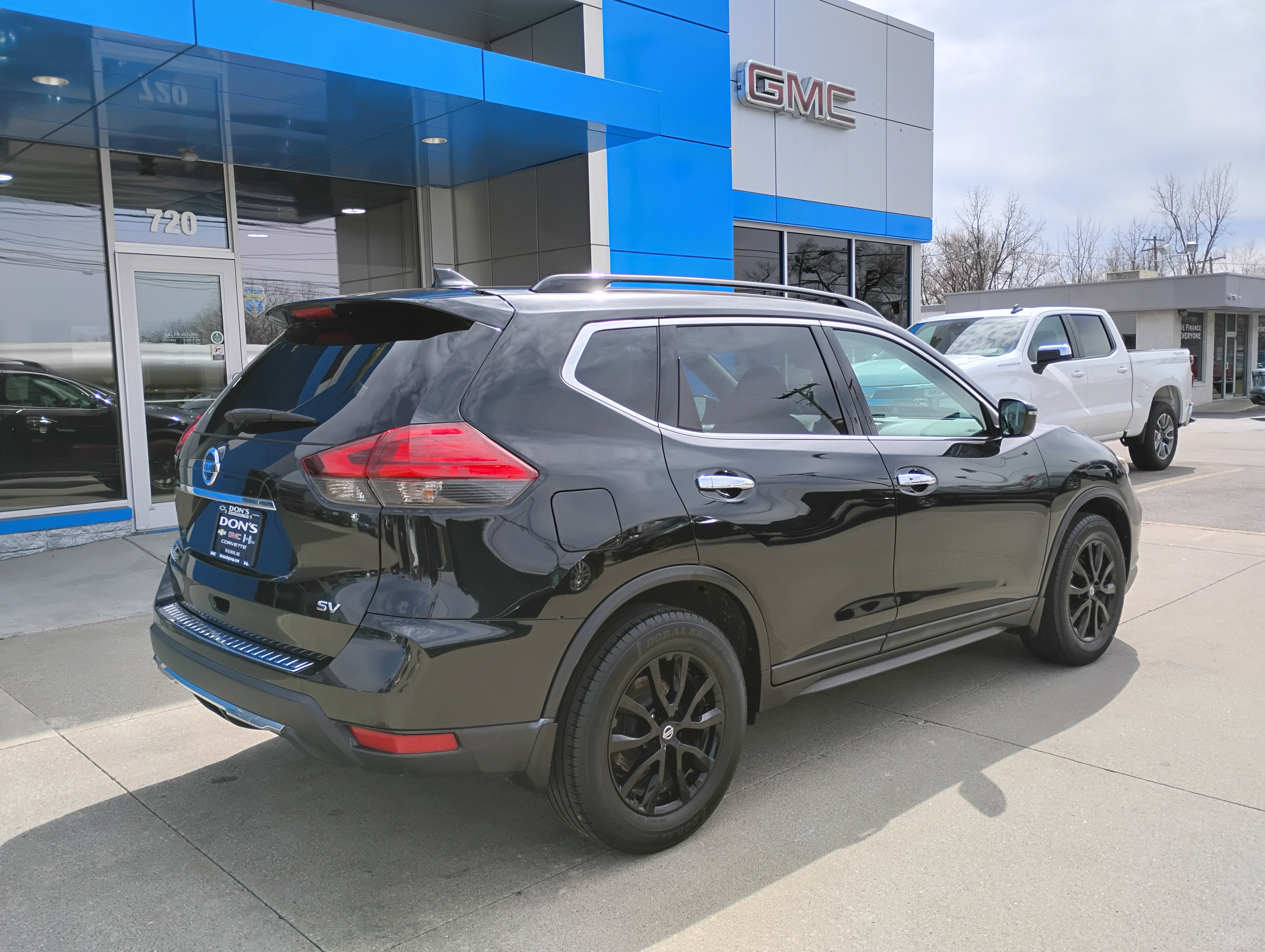 Used 2017 Nissan Rogue SV w/ Midnight Edition Package FWD image 34