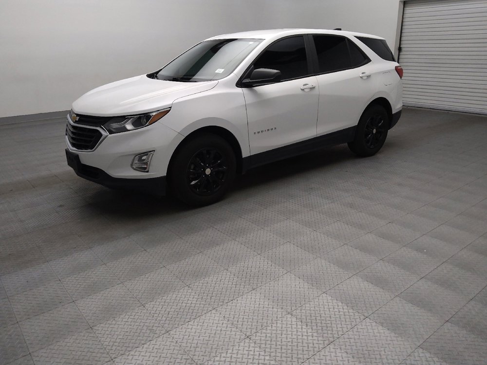 Used 2020 Chevrolet Equinox LS w/ LS Convenience Package FWD image 2