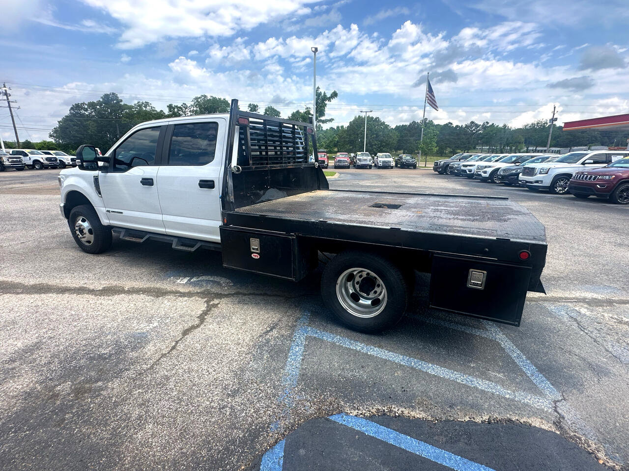 Used 2022 Ford F350 XL w/ Power Equipment Group image 4
