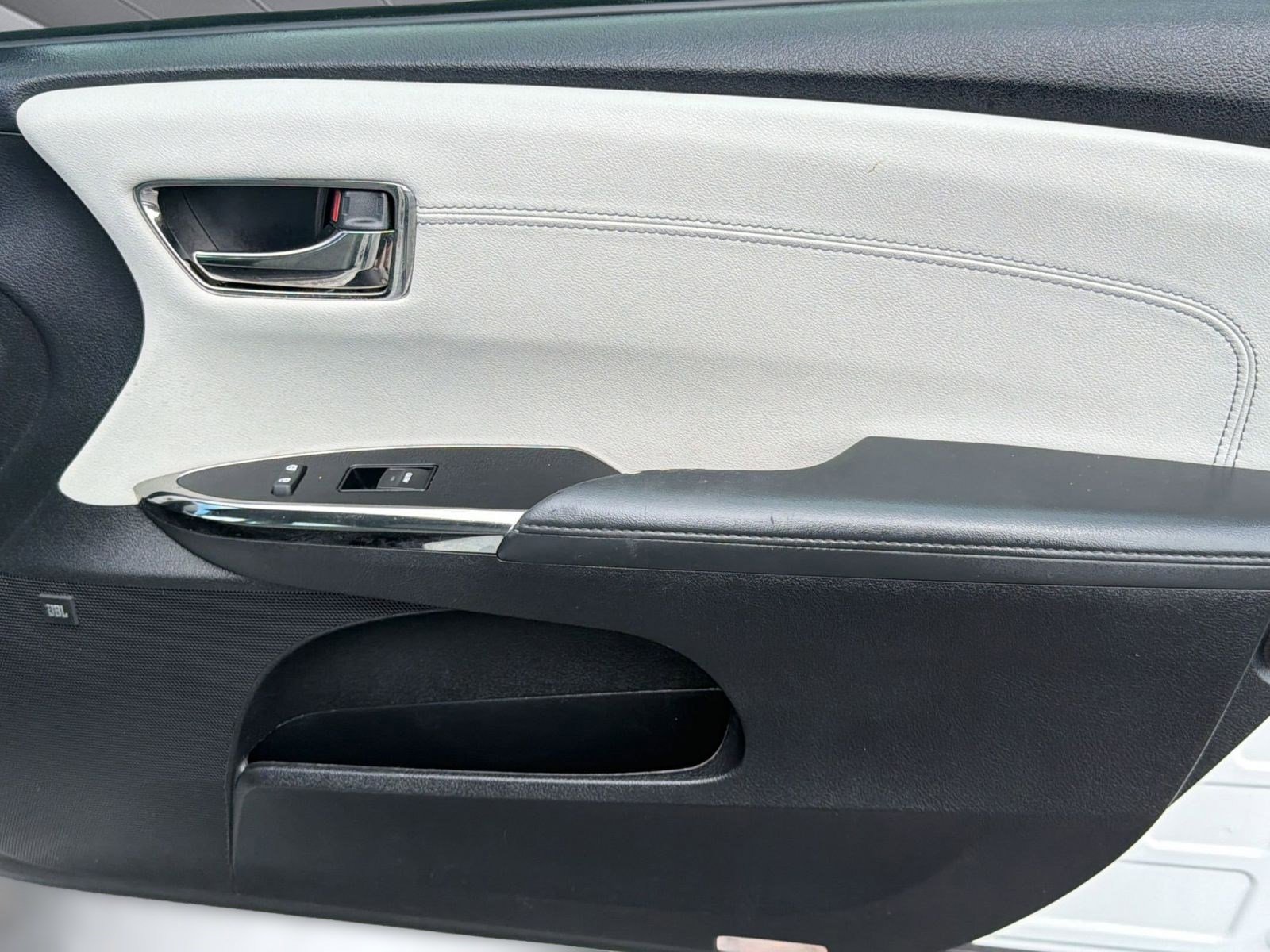 Used 2016 Toyota Avalon Limited FWD image 33