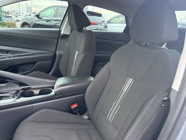 Used 2021 Hyundai Elantra Blue image 17