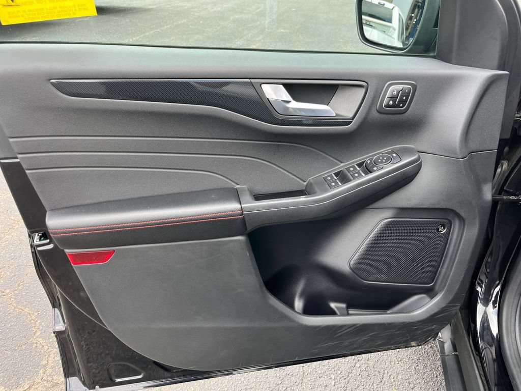 Certified 2023 Ford Escape ST-Line Elite w/ Premium Technology Package AWD/4WD image 18