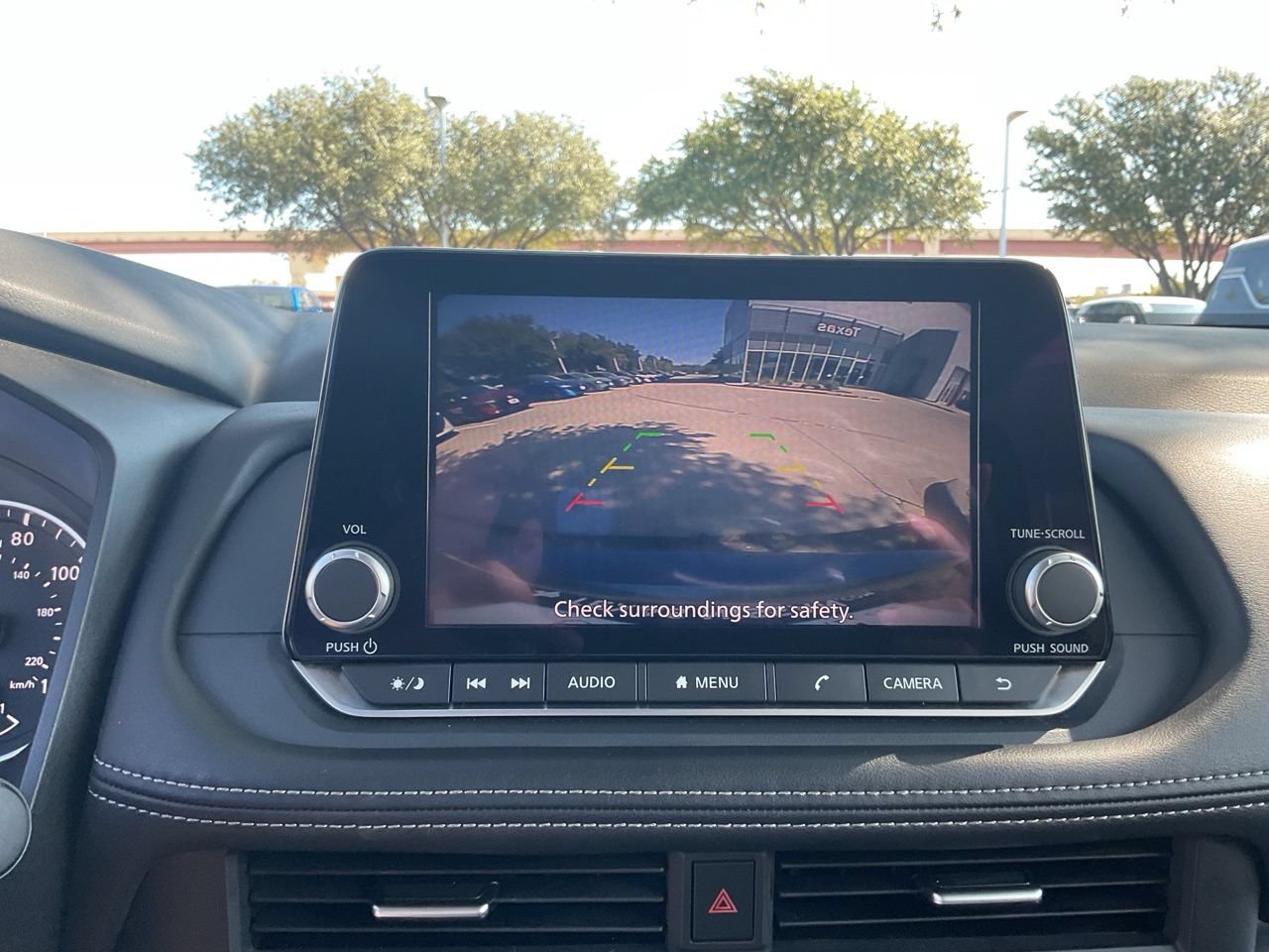 Used 2025 Nissan Rogue SV FWD image 29