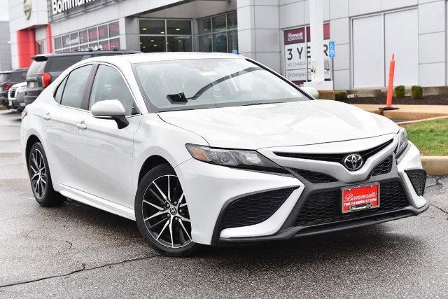 Used 2024 Toyota Camry SE image 2